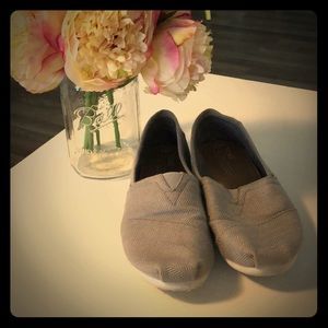 Tom’s Canvas Shoes-Gray